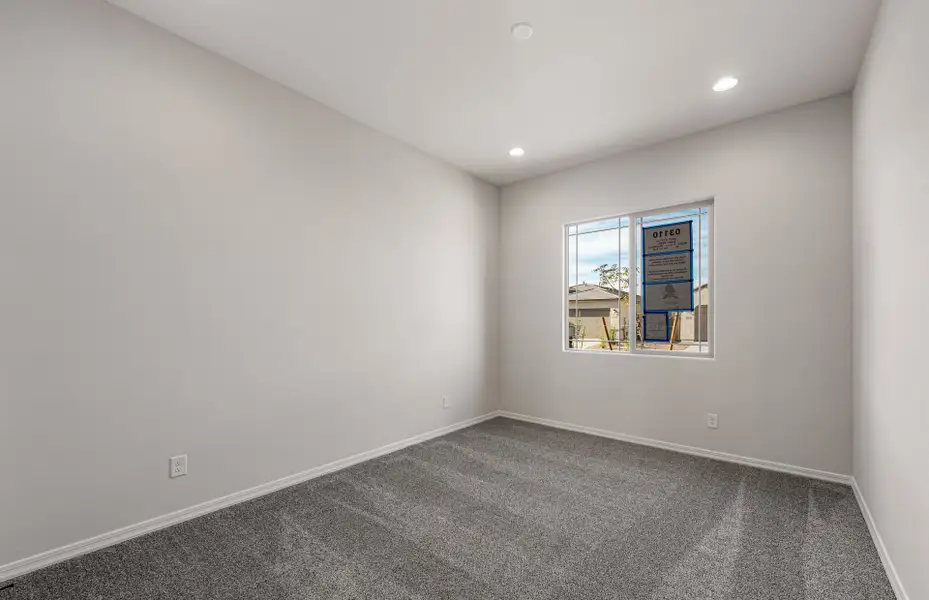 Spacious, unfurnished interior of a new home in Artisan at Asante, Surprise (Image 15).
