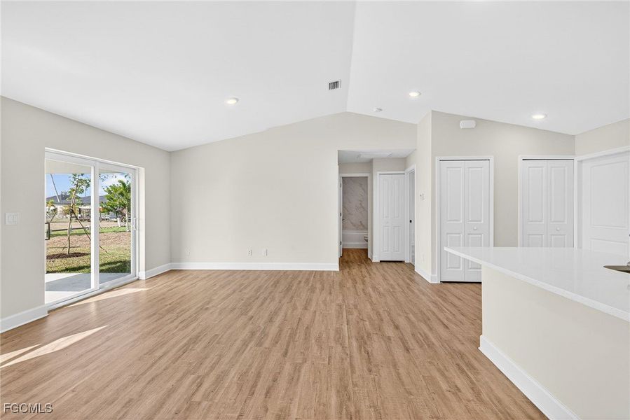 Spacious, unfurnished interior of a new home in Cape Coral, Cape Coral (Image 16).