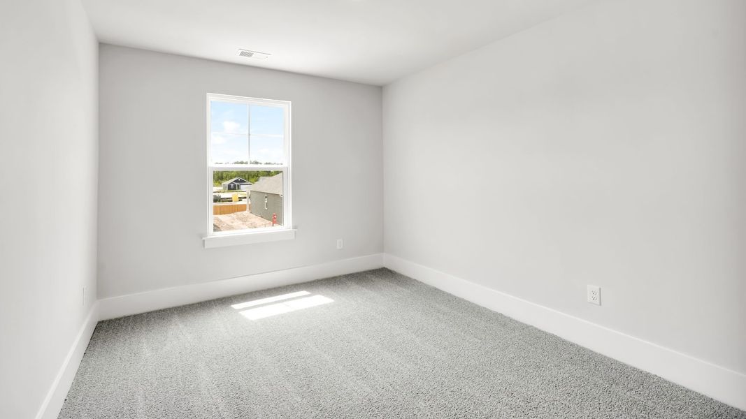 Spacious, unfurnished interior of a new home in Bella Point, Bolivia (Image 24).