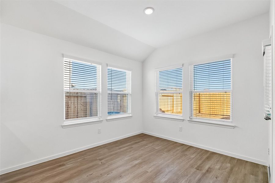 Spacious, unfurnished interior of a new home in Rollingbrook Estates, Baytown (Image 20).