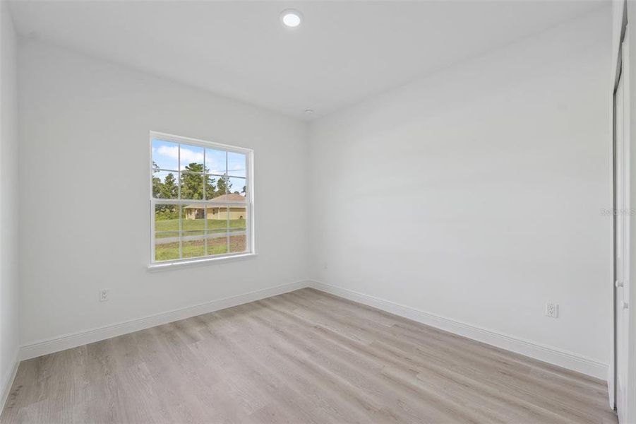 Spacious, unfurnished interior of a new home in , Ocala (Image 28).