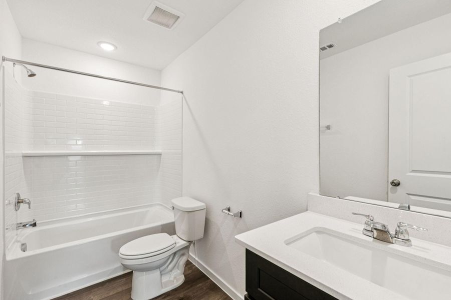 Furnished interior view inside a new home in River Ranch, Dayton (Image 9).