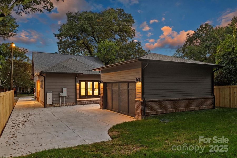 Exterior details and patio area of a home in , Charlotte (Image 27).