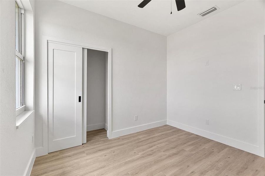 Spacious, unfurnished interior of a new home in , Placida (Image 24).