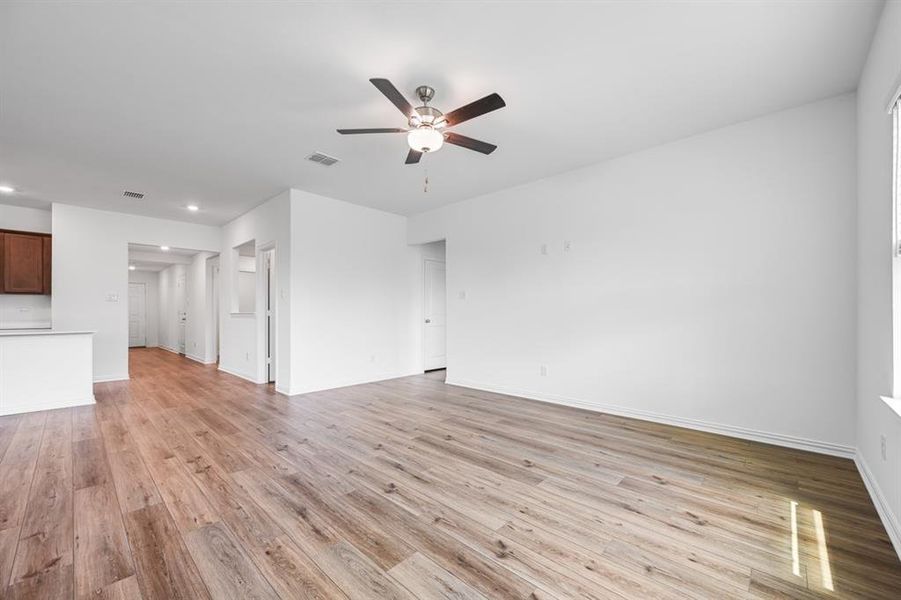 Spacious, unfurnished interior of a new home in River Ridge, Crandall (Image 17). Spacious, unfurnished interior of a new home in River Ridge, Crandall (Image 17).