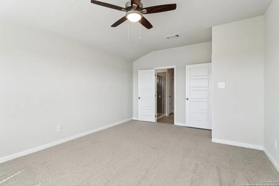 Spacious, unfurnished interior of a new home in Arcadia Ridge - Premier Series, San Antonio (Image 10).