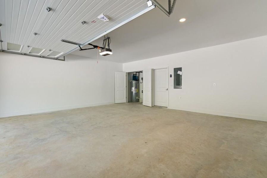 Spacious, unfurnished interior of a new home in , Stockbridge (Image 45).