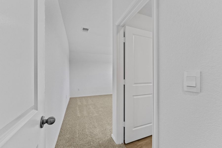 Spacious, unfurnished interior of a new home in Talavera, Kyle (Image 19).