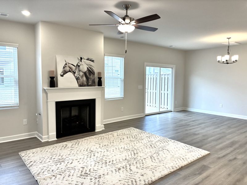 Spacious, unfurnished interior of a new home in Holly Ridge, Greenville (Image 14).