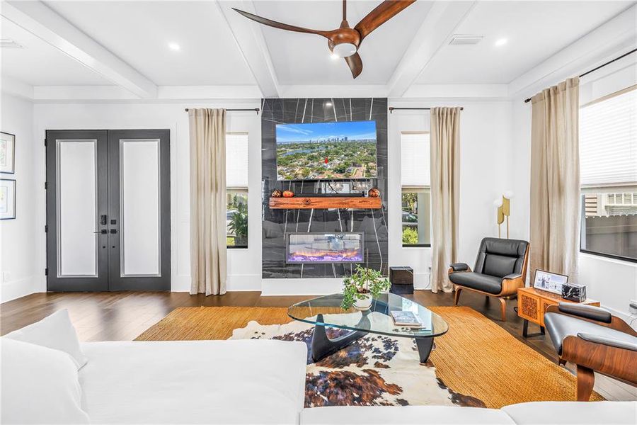 Furnished interior view inside a new home in , St. Petersburg (Image 59).