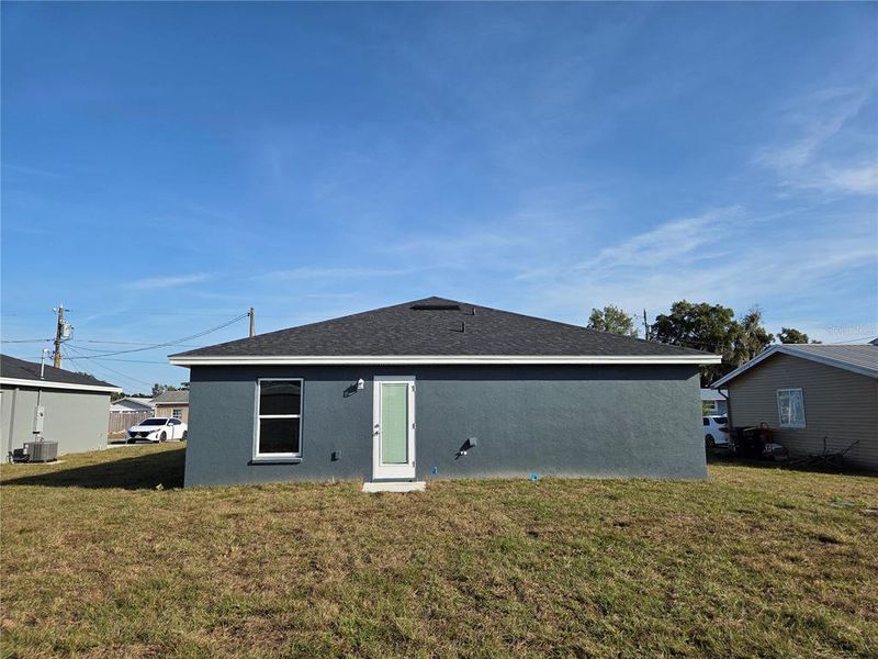 Exterior details and patio area of a home in , Lake Wales (Image 3).