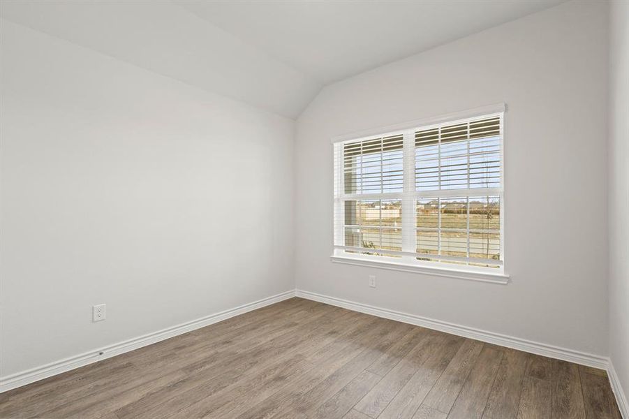 Spacious, unfurnished interior of a new home in Rocky Creek Crossing, Fort Worth (Image 36).