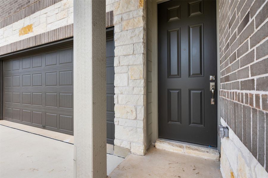 Representative images and renderings are for illustrative purposes. Actual structural options and design finishes of home may vary.