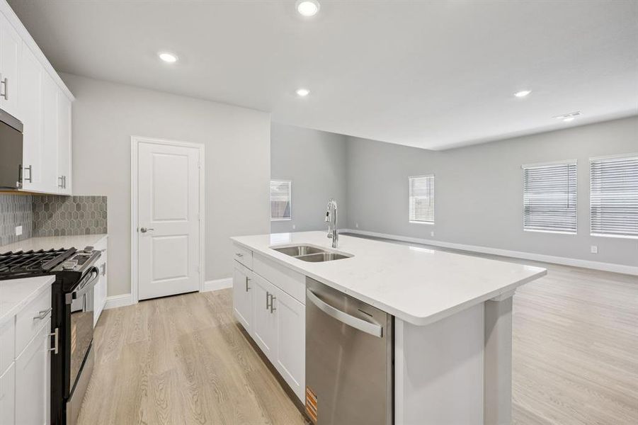 Photo is not of the actual home, but is an inspirational photo of builder’s model home and may depict options, furnishings, and/or decorator features that are not included. Photo is not of the actual home, but is an inspirational photo of builder’s model home and may depict options, furnishings, and/or decorator features that are not included.