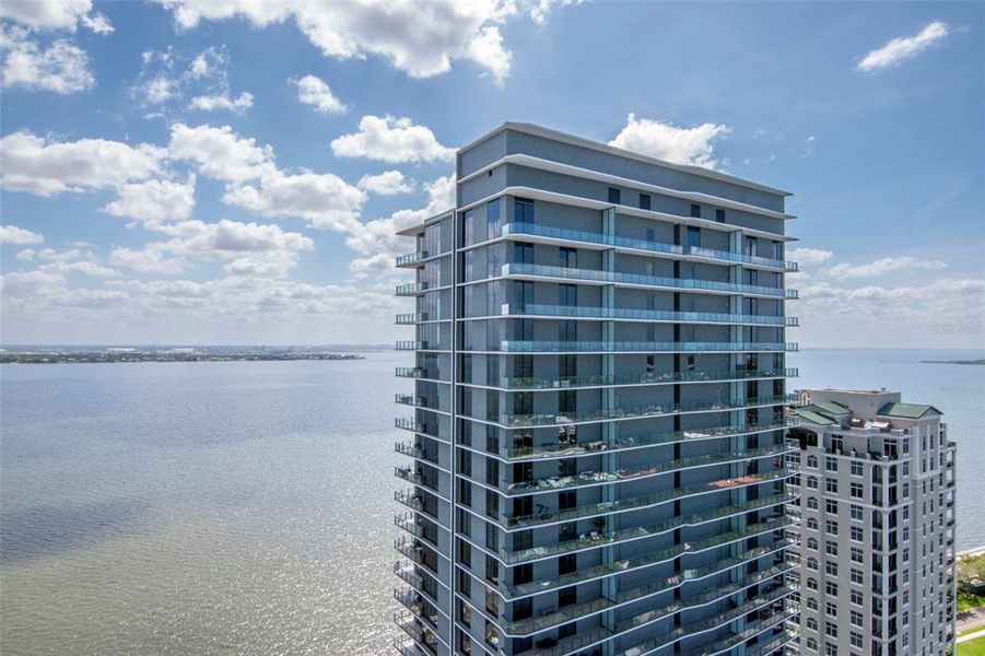 Condo located in Tampa, FL showcasing its design and architecture (Image 37). Condo located in Tampa, FL showcasing its design and architecture (Image 37).