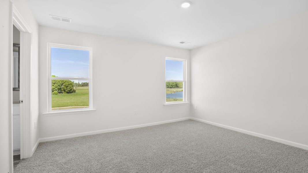 Spacious, unfurnished interior of a new home in Foxbank, Gray Court (Image 23).