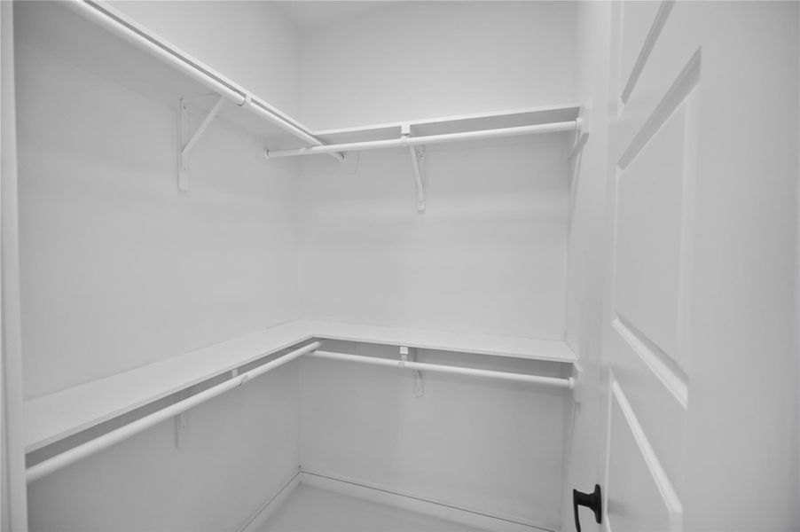 Spacious, unfurnished interior of a new home in , Donna (Image 16).
