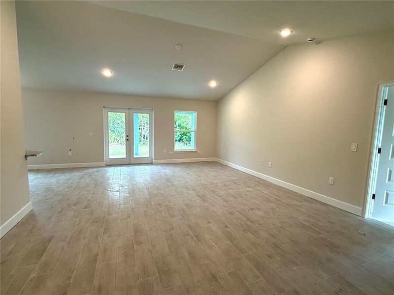 Spacious, unfurnished interior of a new home in Rotonda, Rotonda West (Image 9).