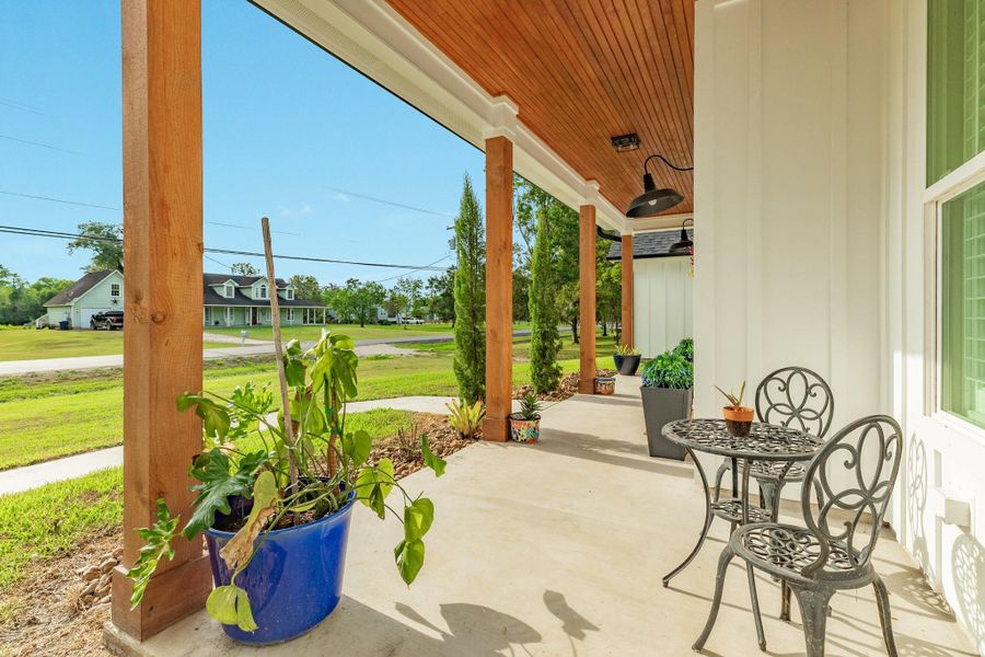 Exterior details and patio area of a home in , Angleton (Image 23).