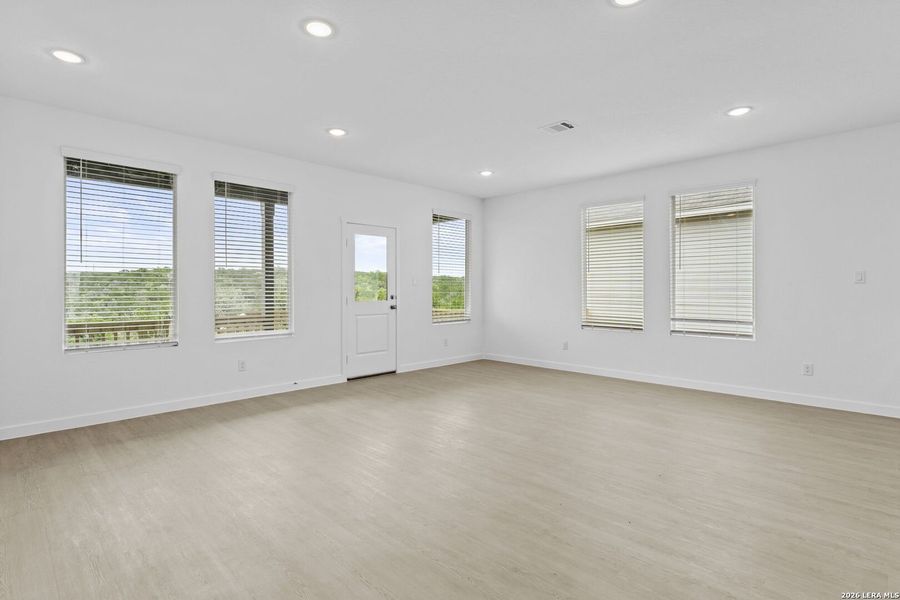 Spacious, unfurnished interior of a new home in Waterwheel, San Antonio (Image 19).