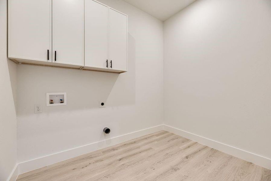 Spacious, unfurnished interior of a new home in , Dallas (Image 18).