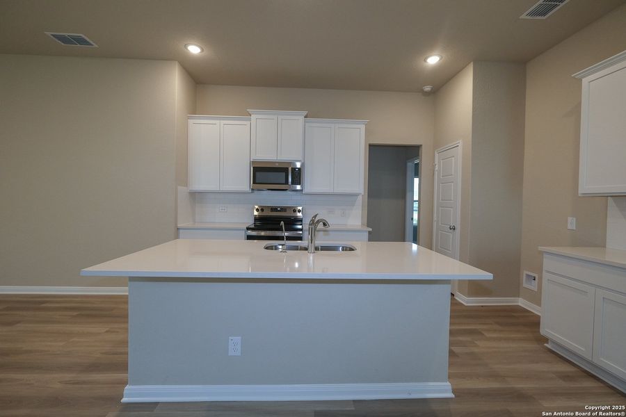 Furnished interior view inside a new home in Park Place, New Braunfels (Image 14).
