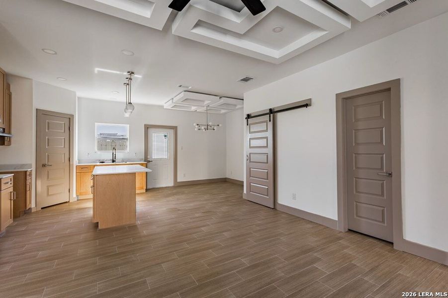 Spacious, unfurnished interior of a new home in , Eagle Pass (Image 15).