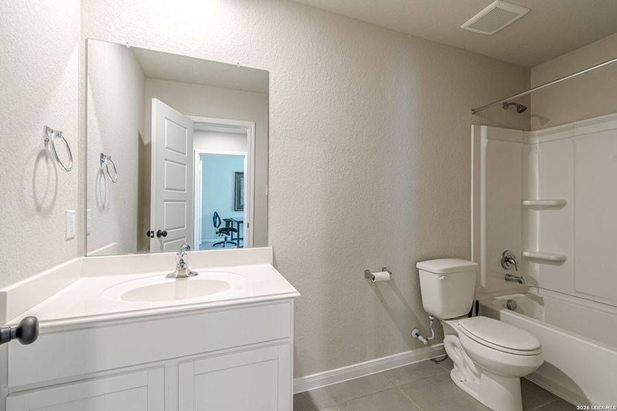 Furnished interior view inside a new home in Willow Point, San Antonio (Image 13).