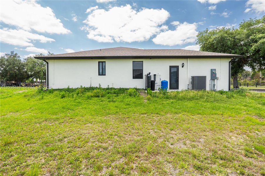 Exterior details and patio area of a home in , Clewiston (Image 2). Exterior details and patio area of a home in , Clewiston (Image 2).