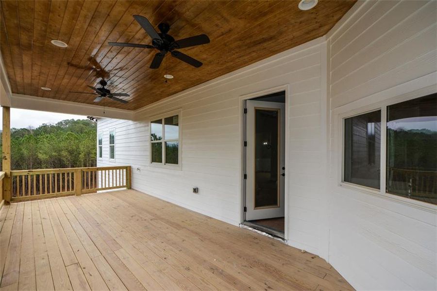 Exterior details and patio area of a home in , Jasper (Image 23).