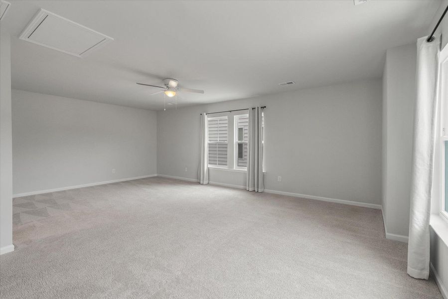 Spacious, unfurnished interior of a new home in Sweetgrass at Summers Corner, Summerville (Image 22).