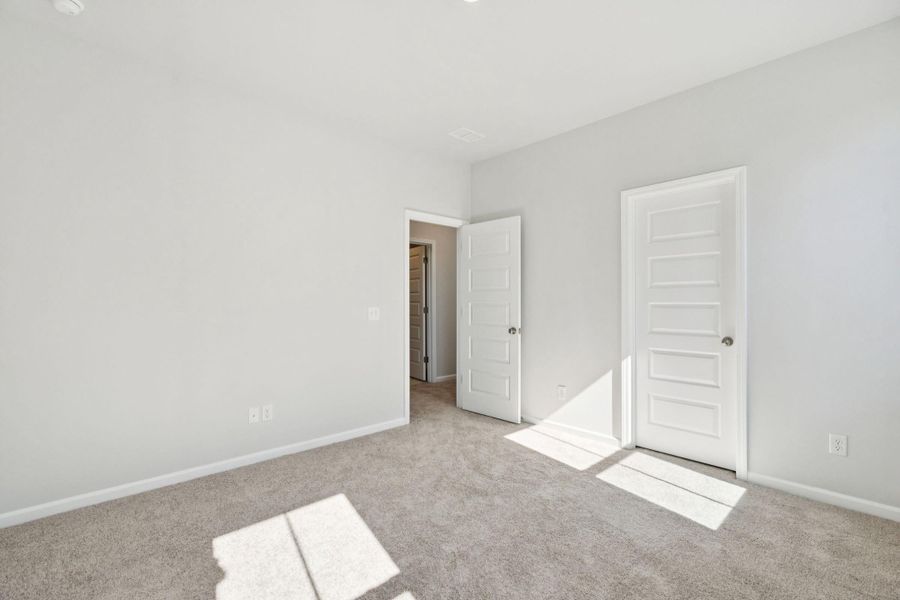 Spacious, unfurnished interior of a new home in Heron's Walk at Summers Corner, Summerville (Image 35). Spacious, unfurnished interior of a new home in Heron's Walk at Summers Corner, Summerville (Image 35).