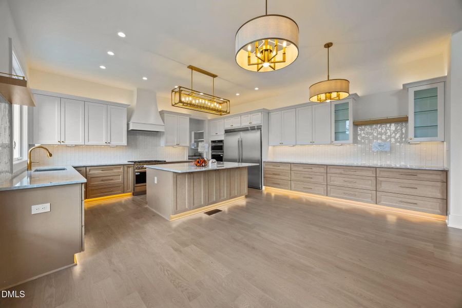 8-web-or-mls-IMG_3320 8-web-or-mls-IMG_3320