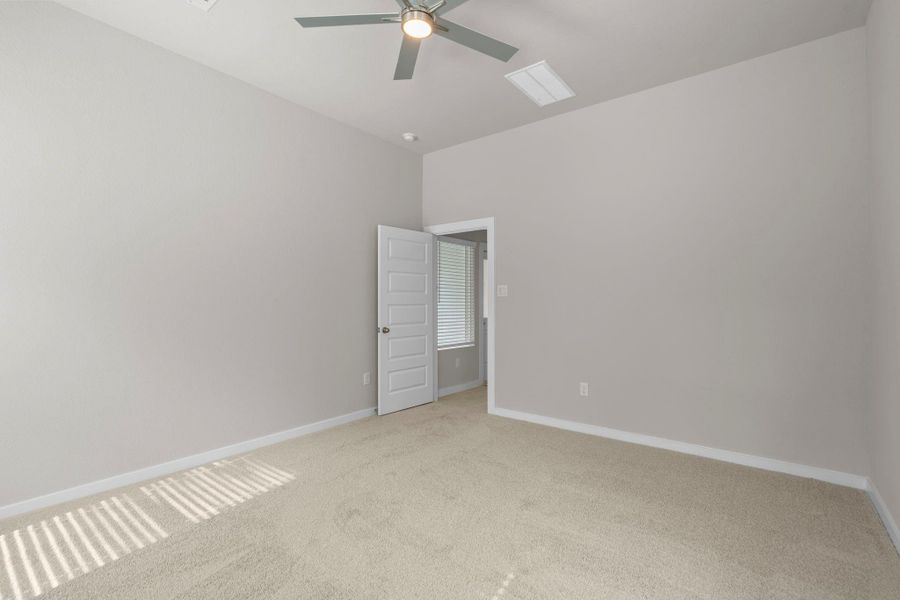 Spacious, unfurnished interior of a new home in Cypresswood Landing, Humble (Image 11).