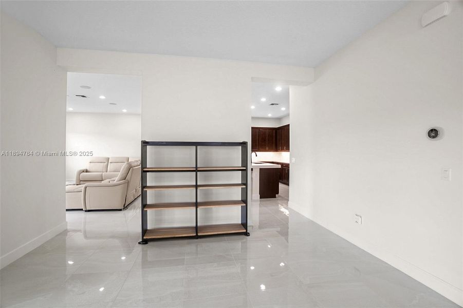 Spacious, unfurnished interior of a new home in , Westlake (Image 37).