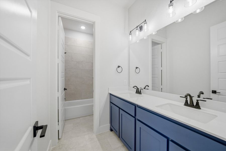 Furnished interior view inside a new home in Eagle Ridge Estates, Weatherford (Image 13).