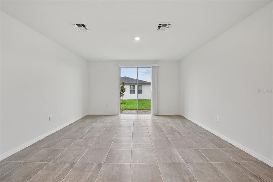 Spacious, unfurnished interior of a new home in Hamilton Bluff - Classic Series, Lake Hamilton (Image 14).