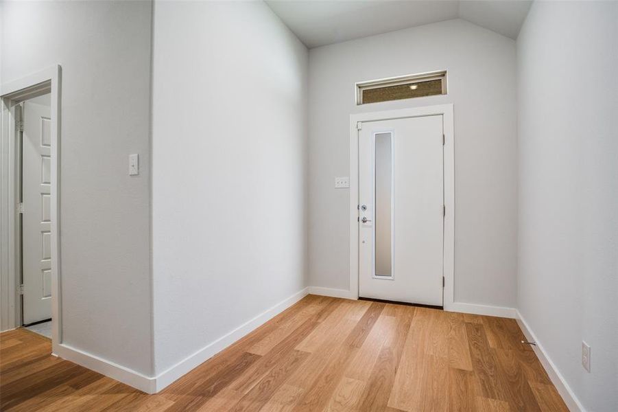 Spacious, unfurnished interior of a new home in , Princeton (Image 12).