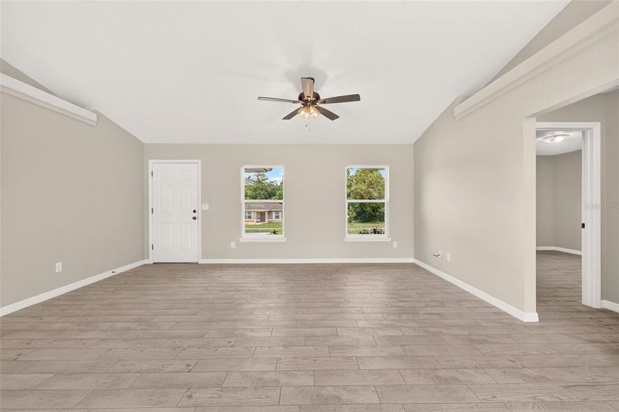 Spacious, unfurnished interior of a new home in , Ocala (Image 29).