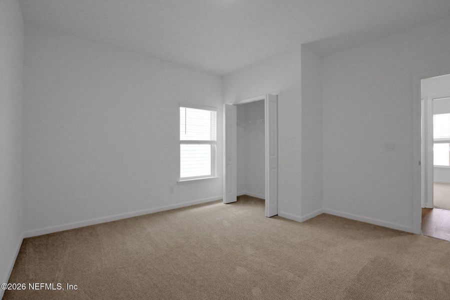 Spacious, unfurnished interior of a new home in Jennings Farm, Middleburg (Image 28).