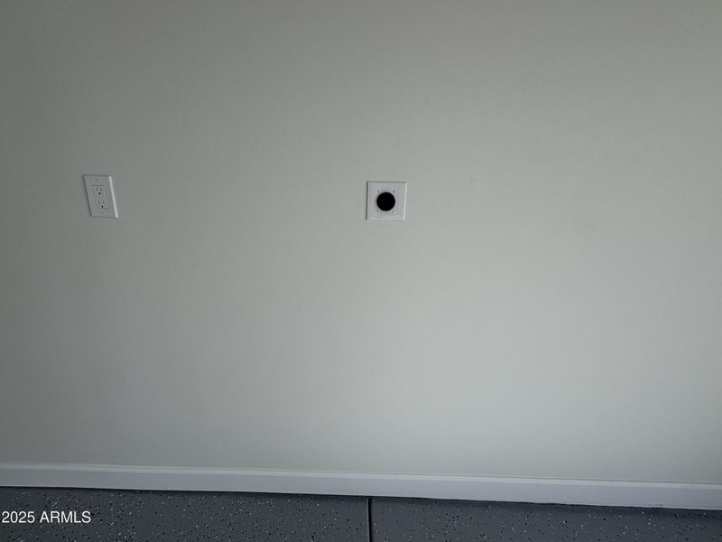 EV Outlet -220 EV Outlet -220