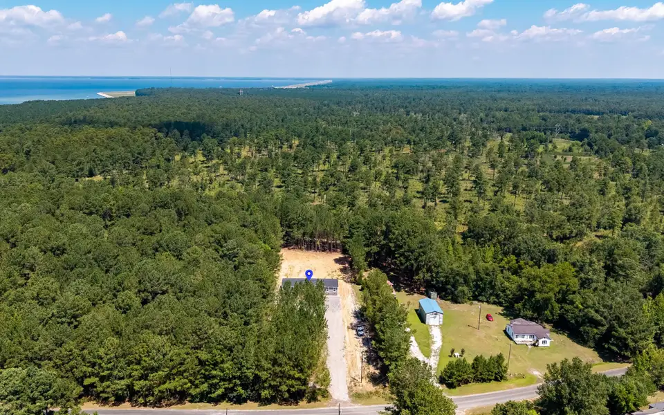 Natural landscape and outdoor views near in Pineville (Image 46). Natural landscape and outdoor views near in Pineville (Image 46).
