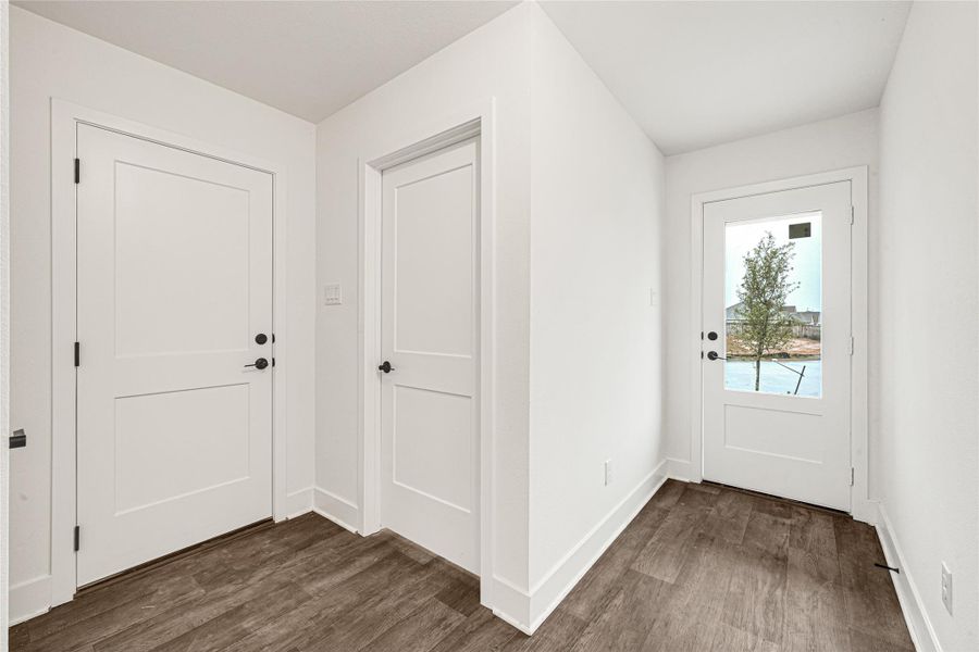 Spacious, unfurnished interior of a new home in Stonebrooke, Conroe (Image 14). Spacious, unfurnished interior of a new home in Stonebrooke, Conroe (Image 14).