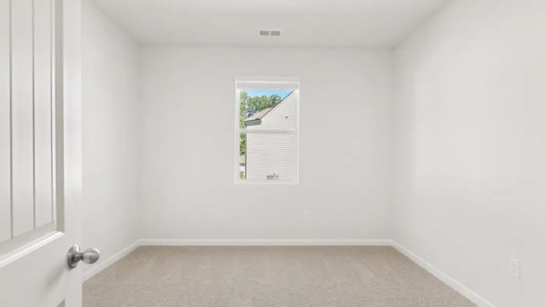 Spacious, unfurnished interior of a new home in Oconee Overlook, Gainesville (Image 9). Spacious, unfurnished interior of a new home in Oconee Overlook, Gainesville (Image 9).