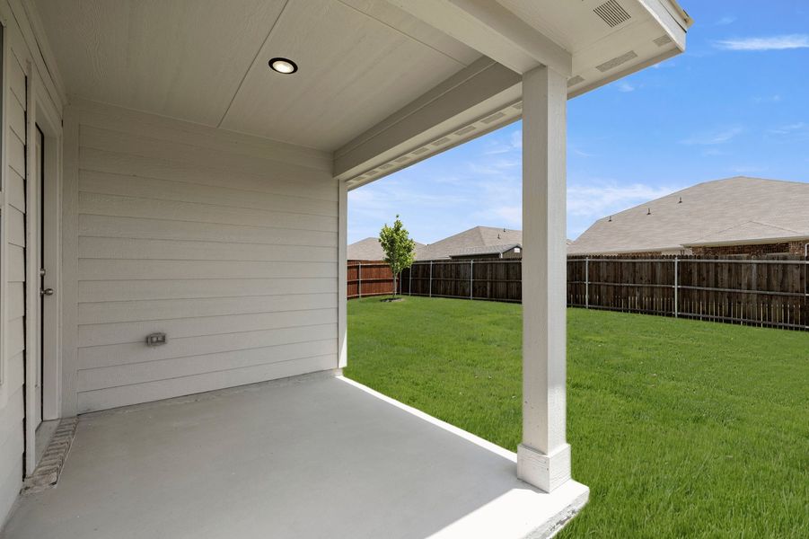Front exterior of a new home in De Berry Reserve, Royse City, TX, highlighting curb appeal (Image 28). Front exterior of a new home in De Berry Reserve, Royse City, TX, highlighting curb appeal (Image 28).