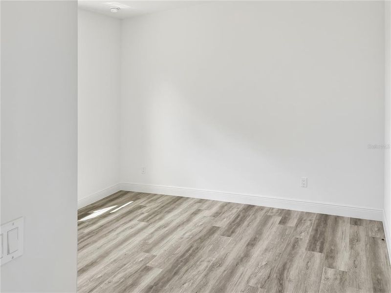 Spacious, unfurnished interior of a new home in , Ocala (Image 26).