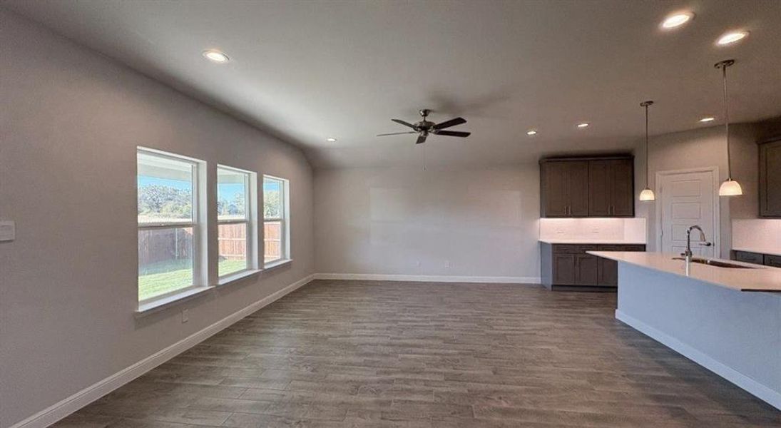 Spacious, unfurnished interior of a new home in Sandstone Estates, Granbury (Image 11). Spacious, unfurnished interior of a new home in Sandstone Estates, Granbury (Image 11).