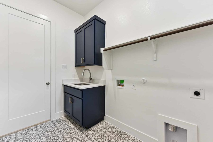 Furnished interior view inside a new home in Sweetwater, Austin (Image 28).