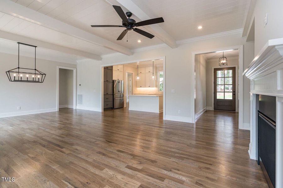 011-1280x960-family-room-and-kitchen