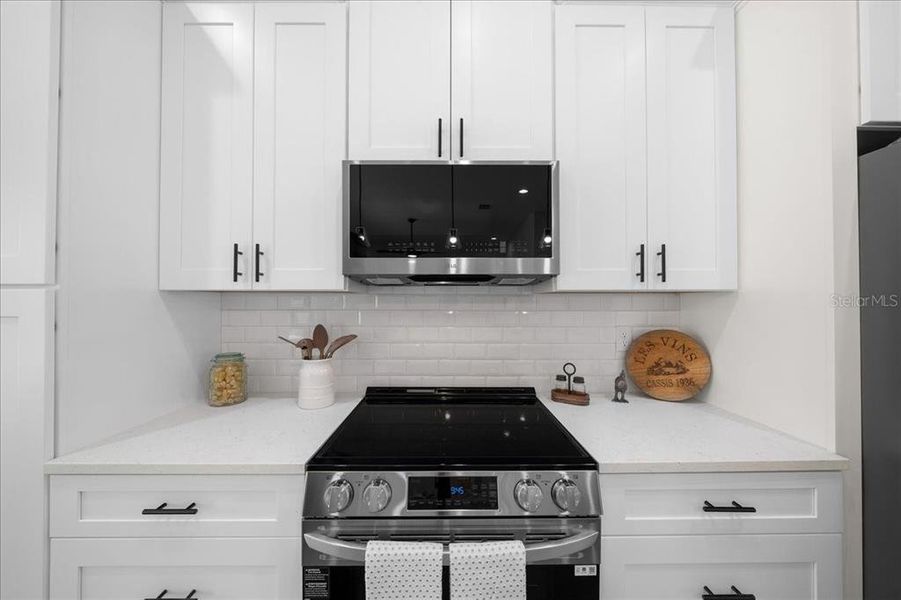 Furnished interior view inside a new home in , Ocala (Image 7).